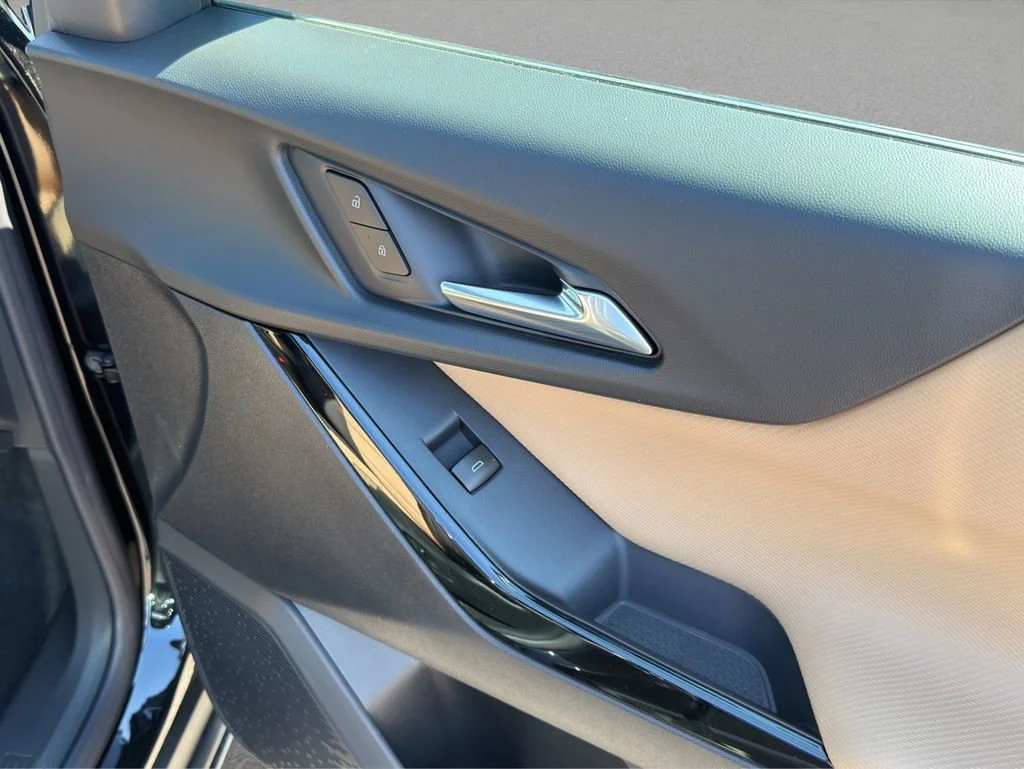 New 2026 Mosaic Black Metallic Chevrolet ACTIV image 17