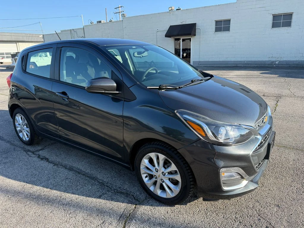 Used 2021 Gray Chevrolet 1LT image 18