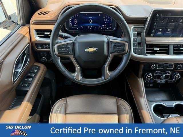 Used 2023 Iridescent Pearl Tricoat Chevrolet High Country image 5