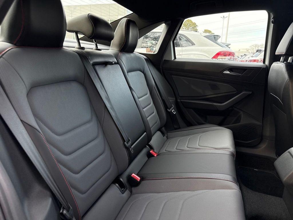 New 2026 Pure White w/Deep Black Roof Volkswagen 2.0T Autobahn image 24