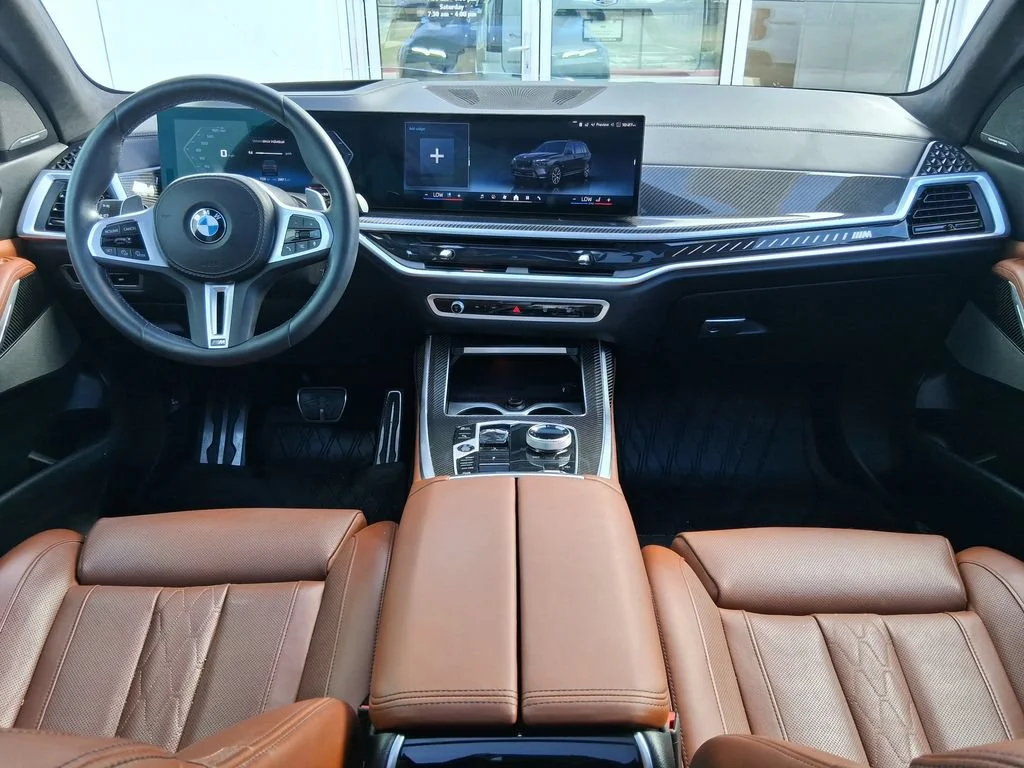 Used 2025 Gray BMW M60i image 10