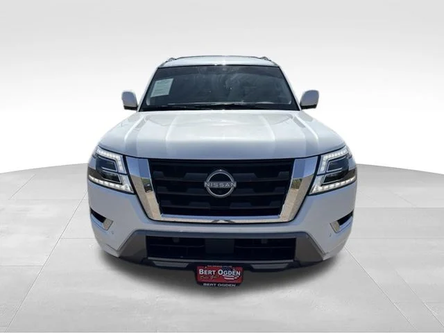 Used 2023 White Nissan SL image 2