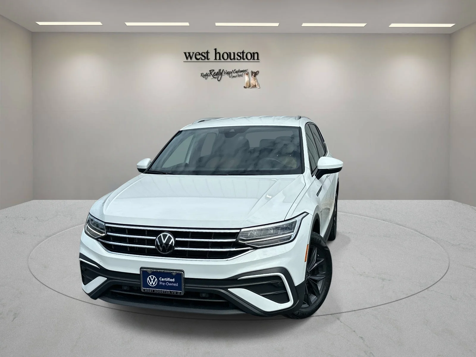 Used 2024 White Volkswagen SE image 1