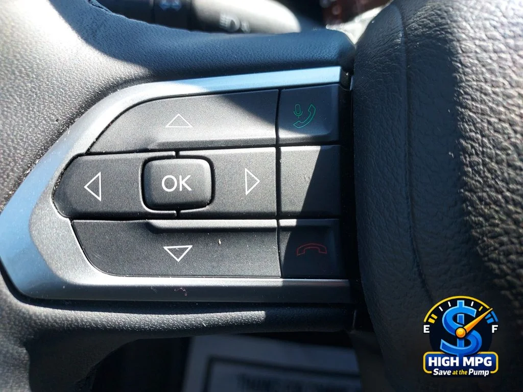 Used 2025 Silver Jeep Limited image 22