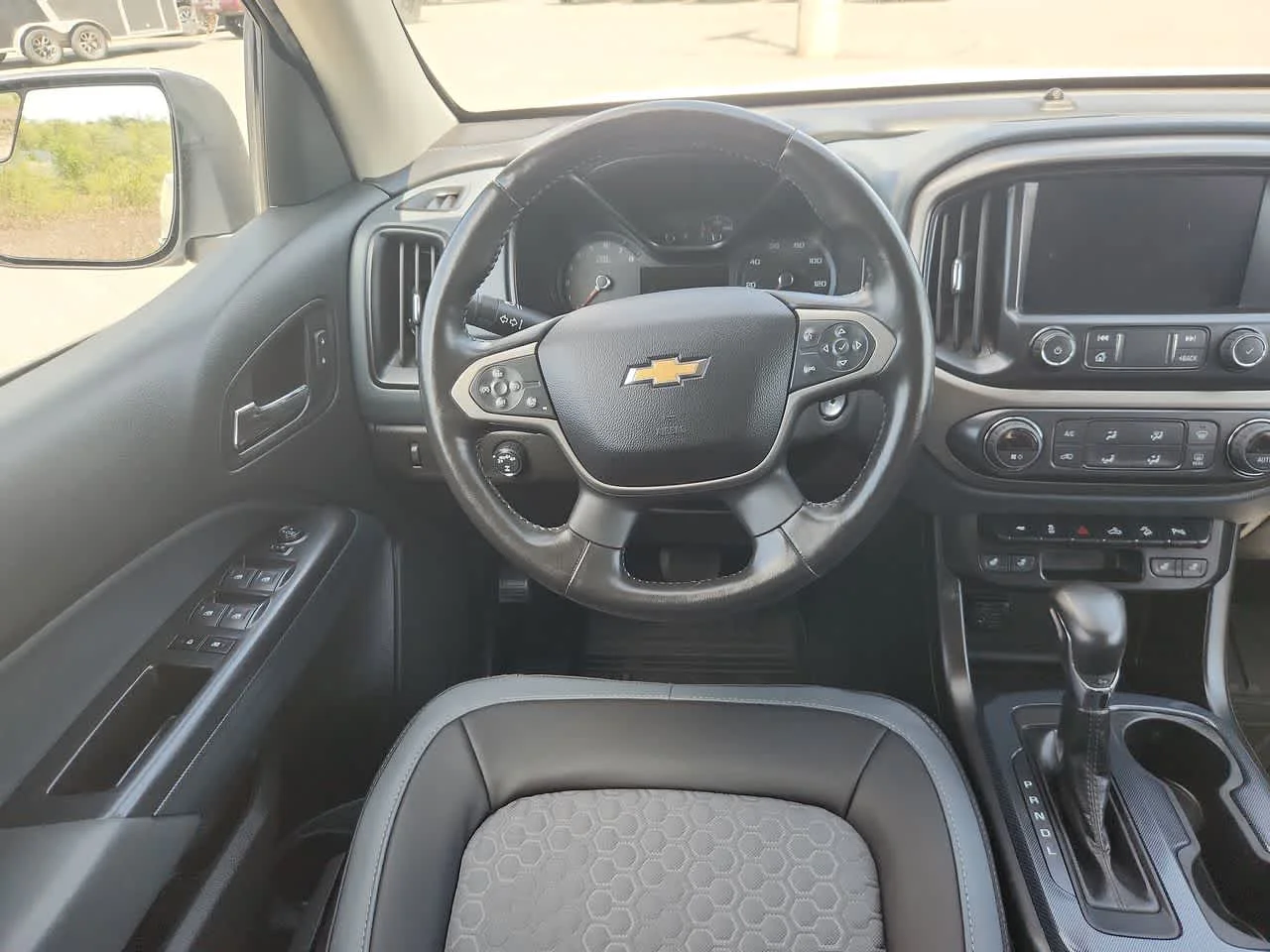 Used 2022 Summit White Chevrolet 4WD Z71 image 17