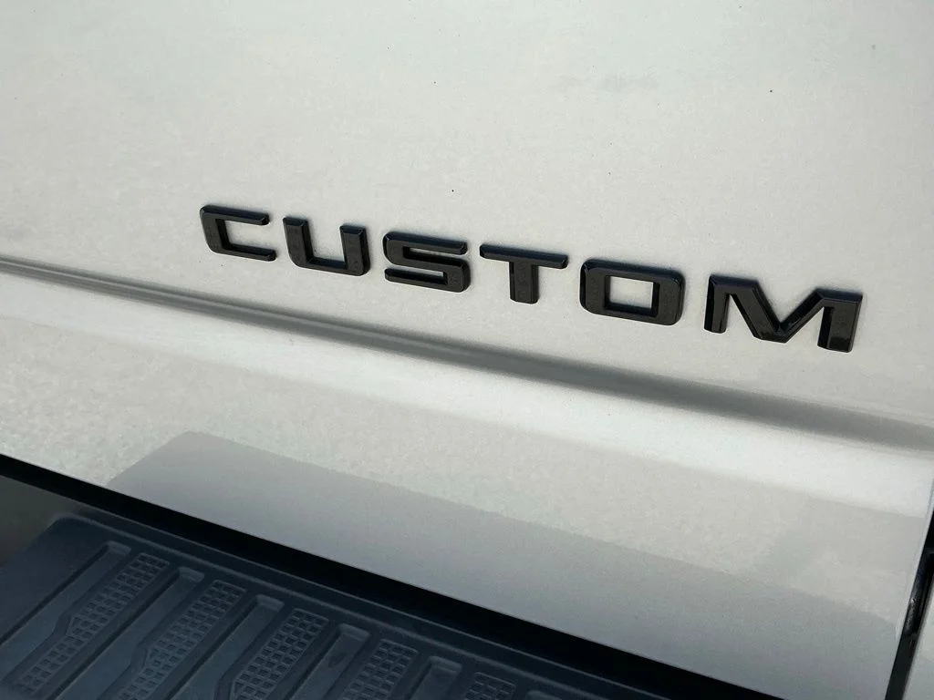 Used 2022 Silver Chevrolet Custom image 24
