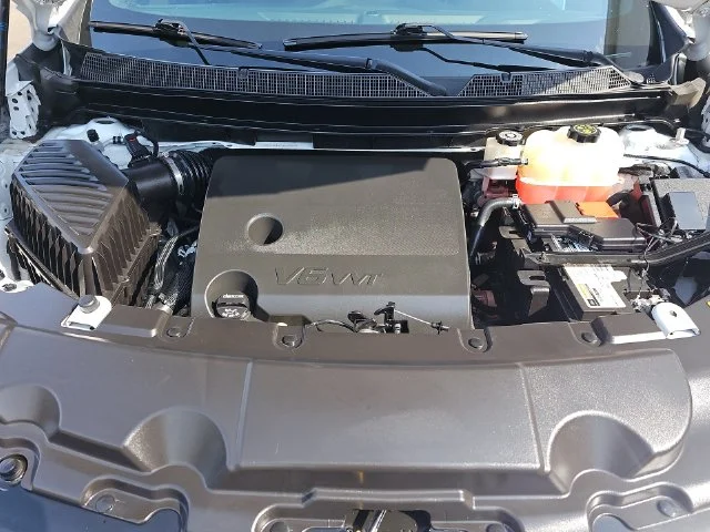 Used 2023 White Chevrolet LT image 39