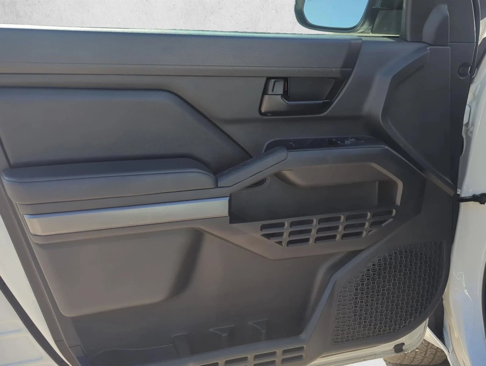 Used 2024 Ice Cap Toyota SR5 image 10