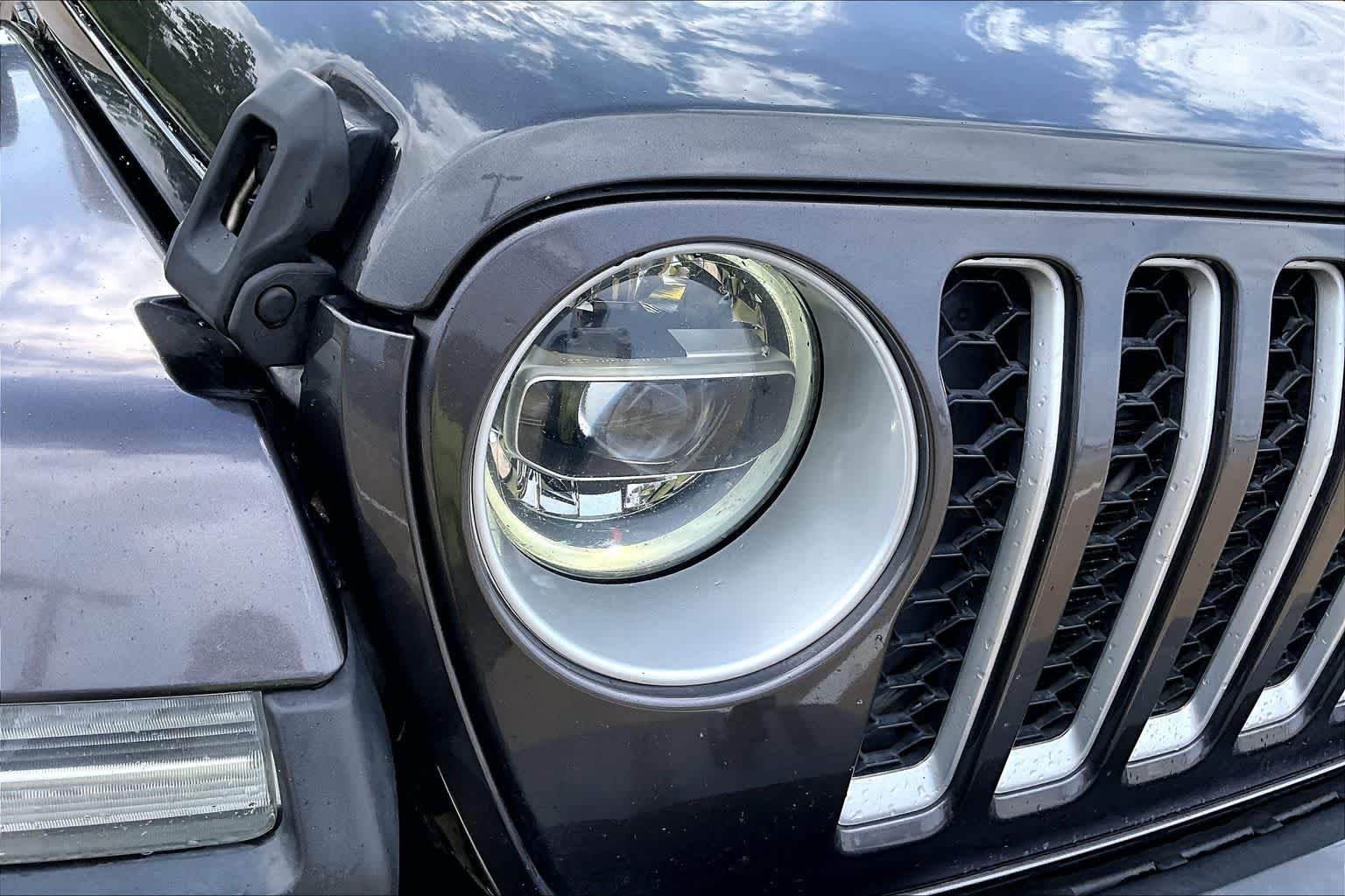 Used 2021 Granite Crystal Metallic Clearcoat Jeep Overland image 28