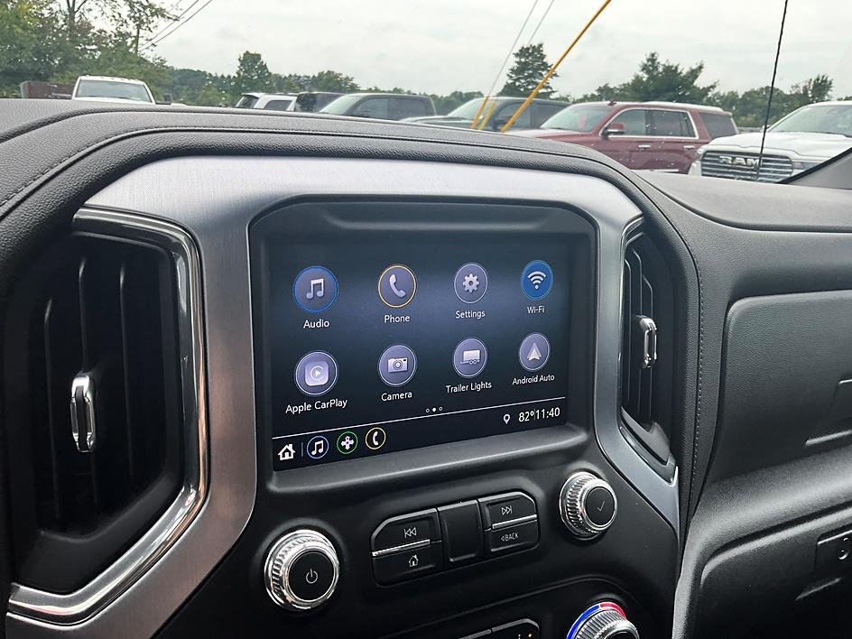 Used 2020 White GMC Elevation image 23