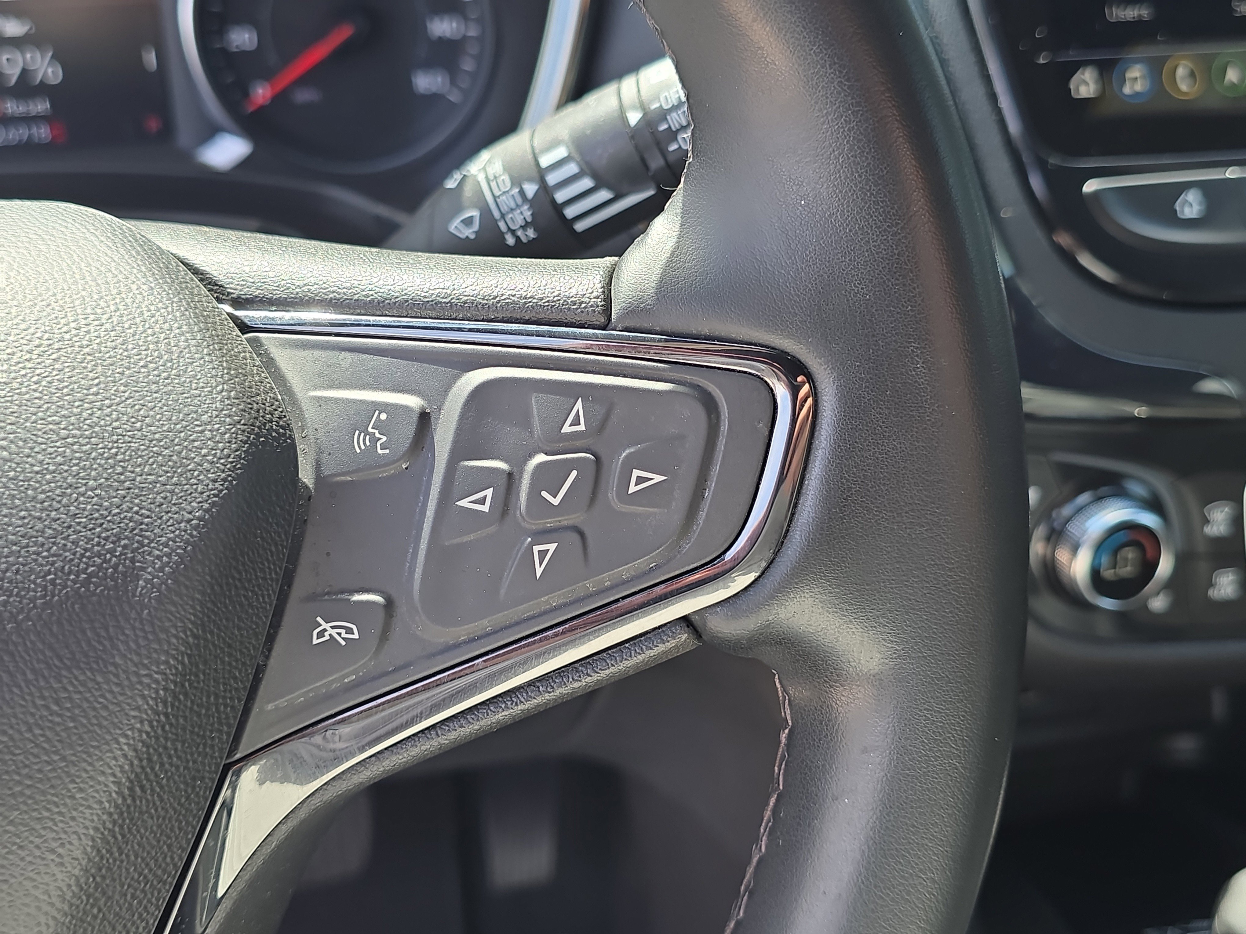 Used 2024 Sterling Gray Metallic Chevrolet Premier image 33