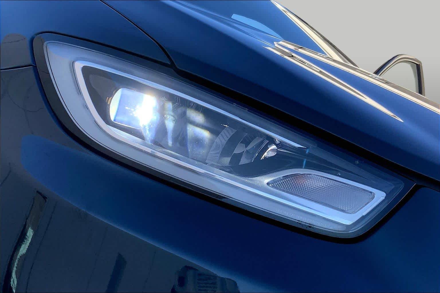Used 2025 Fathom Blue Pearlcoat Chrysler Limited image 28