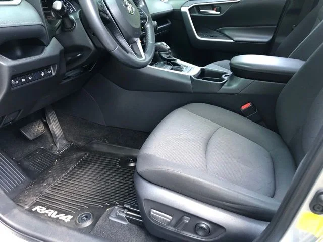 Used 2019 Silver Sky Metallic Toyota XLE image 22
