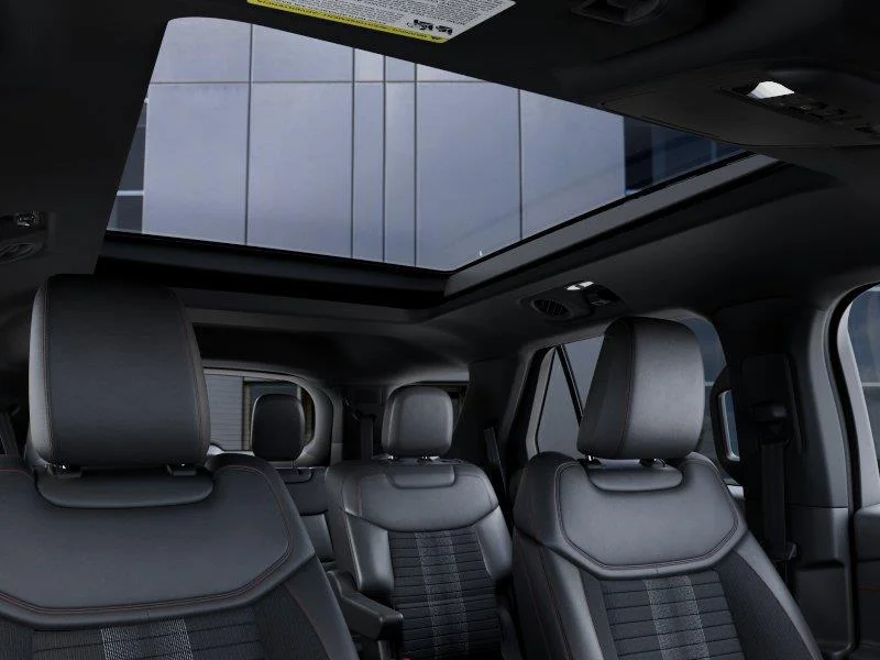 New 2027 Agate Black Metallic Ford ST-Line image 22
