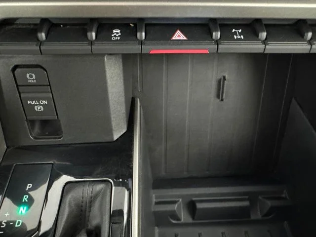 Used 2022  Toyota SR5 image 15