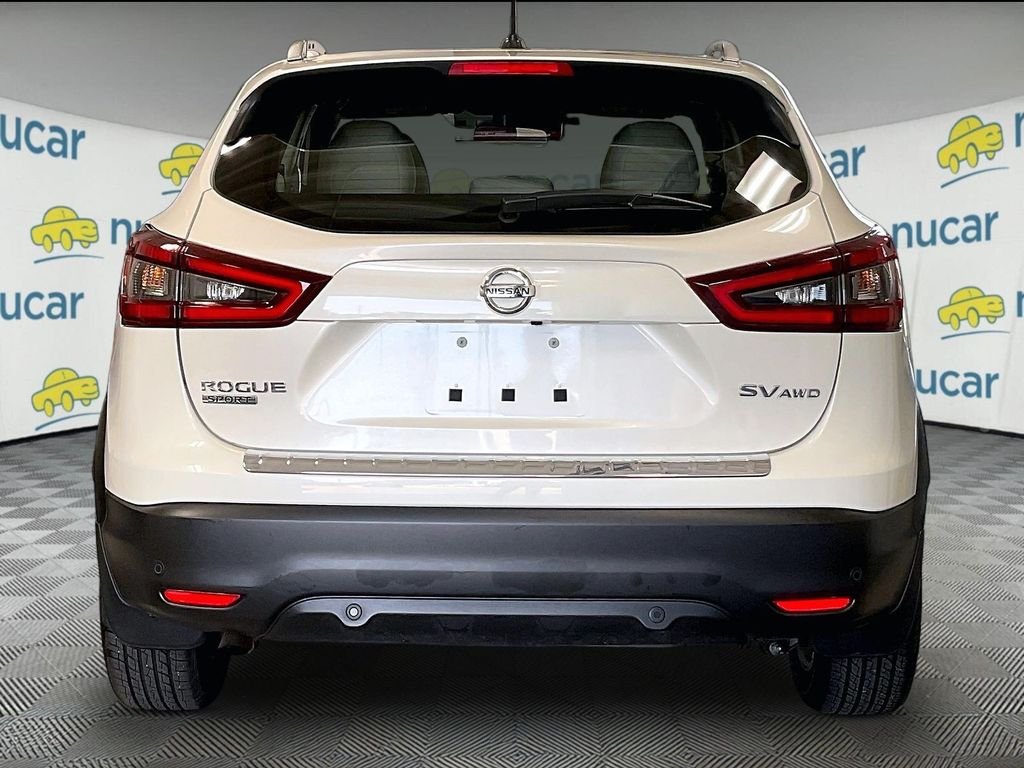 Used 2022 White Nissan SV image 5