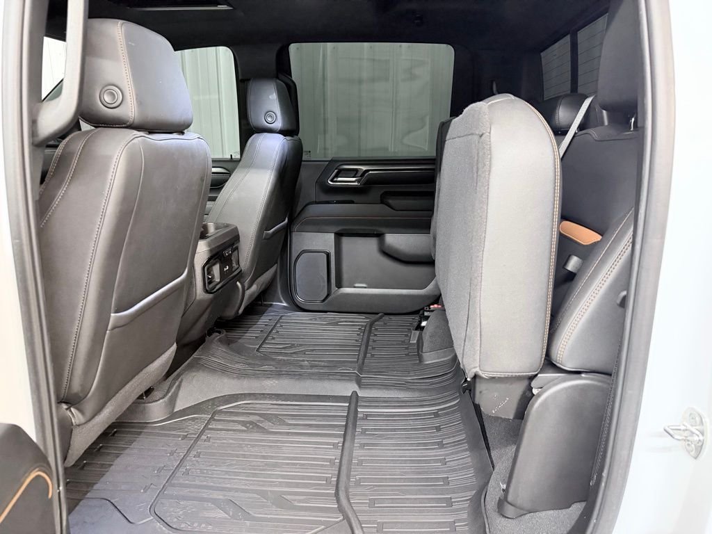 Used 2024 White GMC AT4 image 37