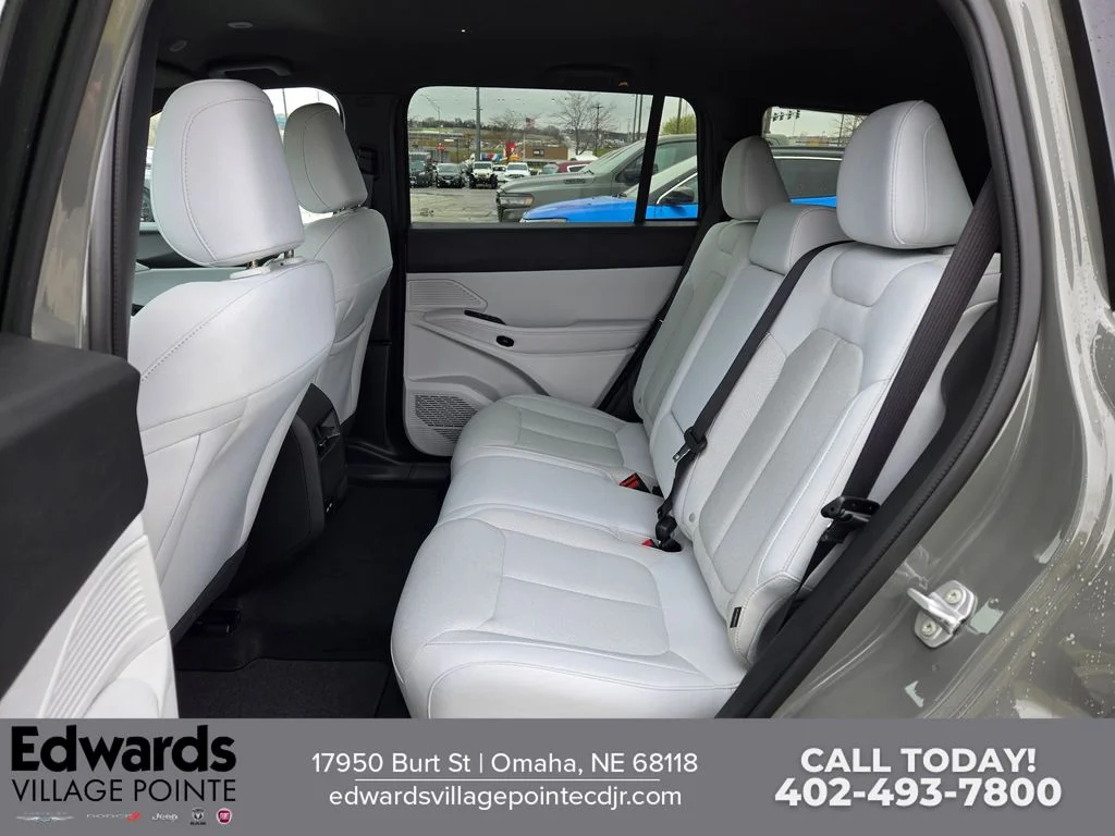 New 2026 Sting-Gray Clearcoat Jeep Laredo image 25