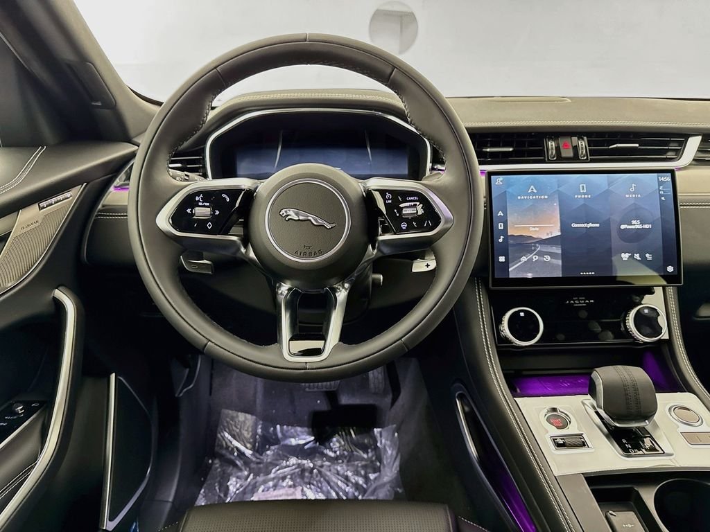 2026 Jaguar F-Pace R-Dynamic S - Photo 23