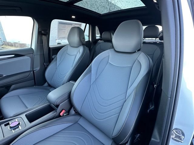 New 2026 Opal White W/Deep Black Roof Volkswagen 2.0T SE R-Line Black image 26