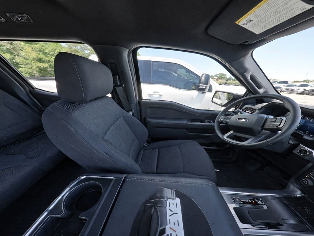 New 2026 Carbonized Gray Metallic Ford XLT image 9