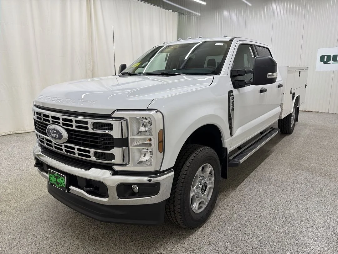 New 2026 Oxford White Ford F-250® XLT image 4