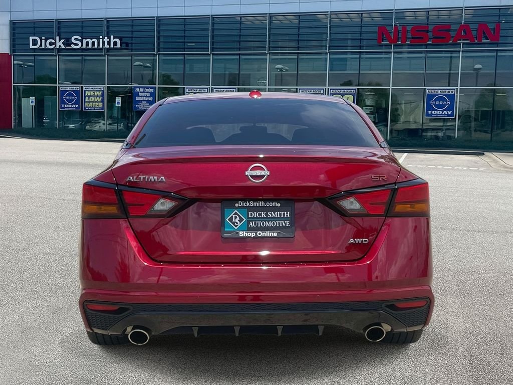 Used 2024 Red Nissan 2.5 SR image 5