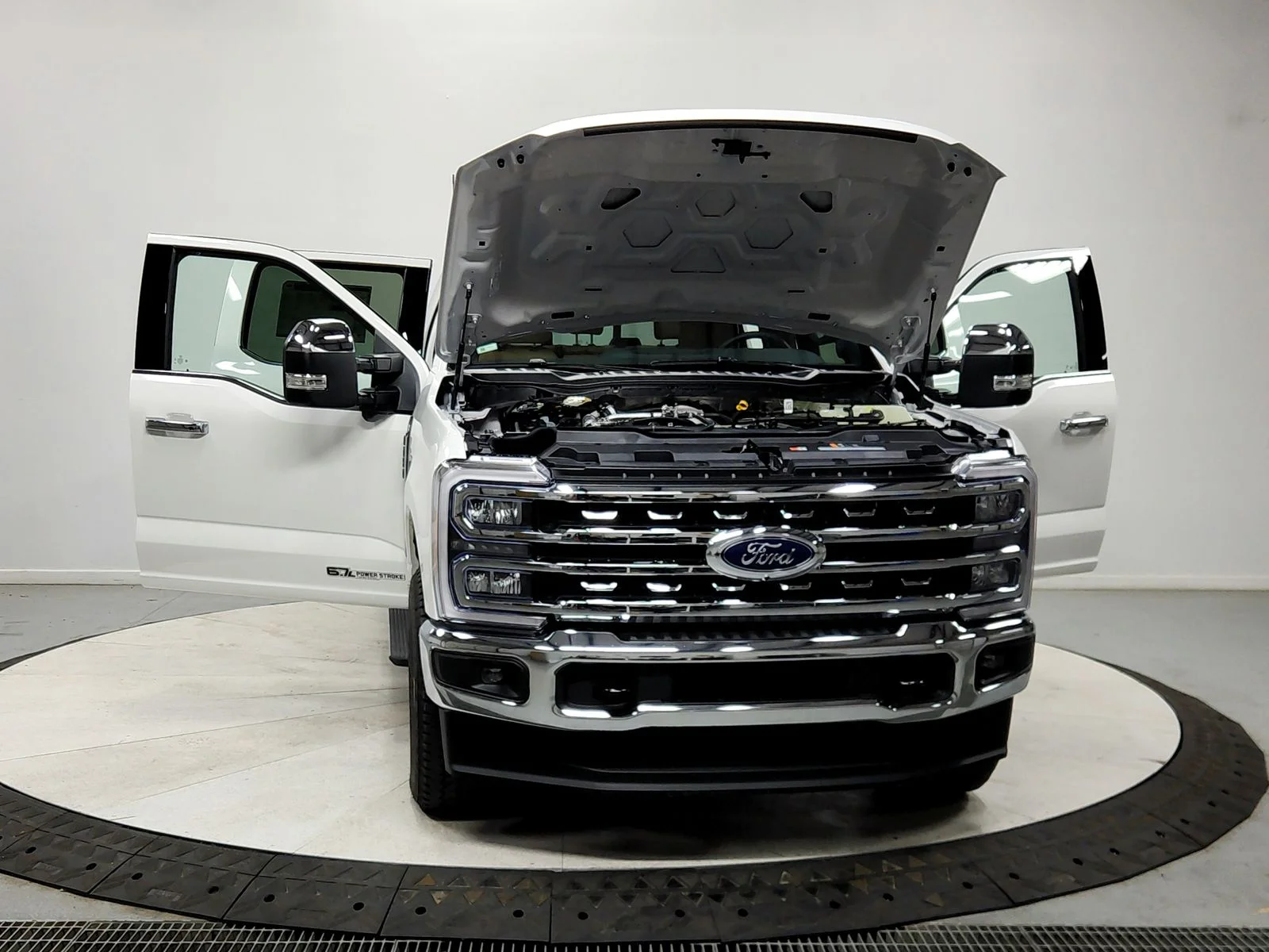 New 2026 Star White Metallic Tri-Coat Ford F-250® Lariat® image 10