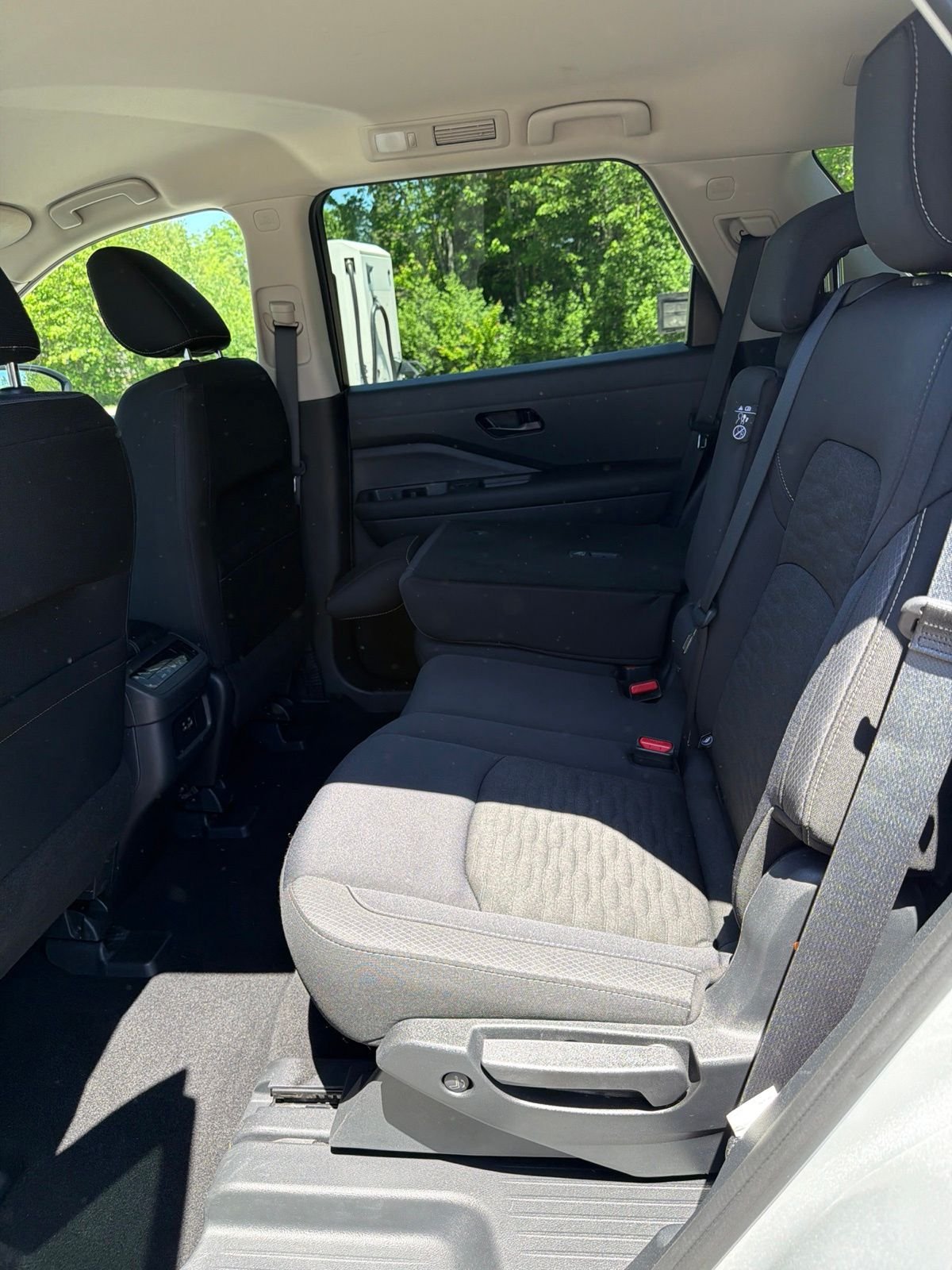 Used 2025 Silver Nissan SV image 14