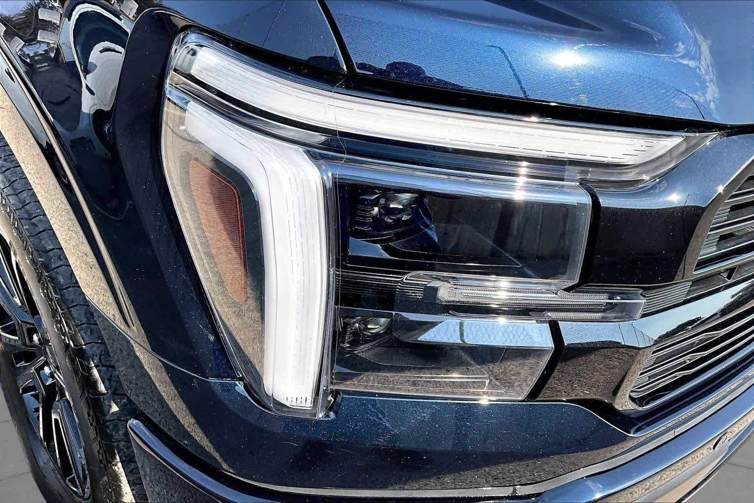 Used 2025 Antimatter Blue Metallic Ford Platinum image 26