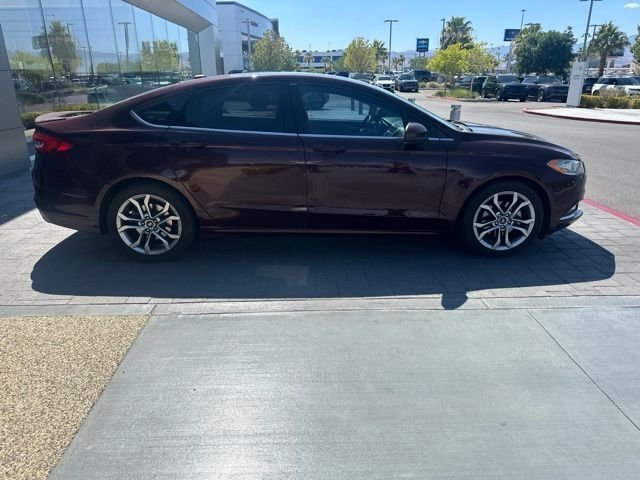 Used 2017 Red Ford SE image 4