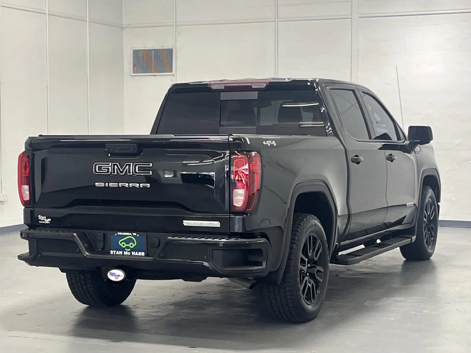 Certified Used 2024 Onyx Black GMC Elevation image 8