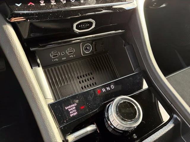 New 2027 Black Jeep Laredo Altitude image 17
