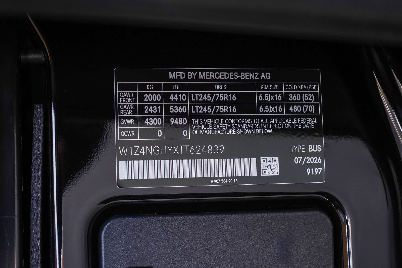 New 2026 Obsidian Black Metallic Mercedes-Benz Passenger 170WB High Roof RWD 2.0L I4 Diesel Turbo image 38