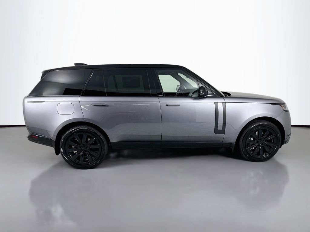 New 2026 Eiger Grey Land Rover SE image 8