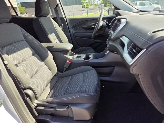 Used 2022 White GMC SLE image 15
