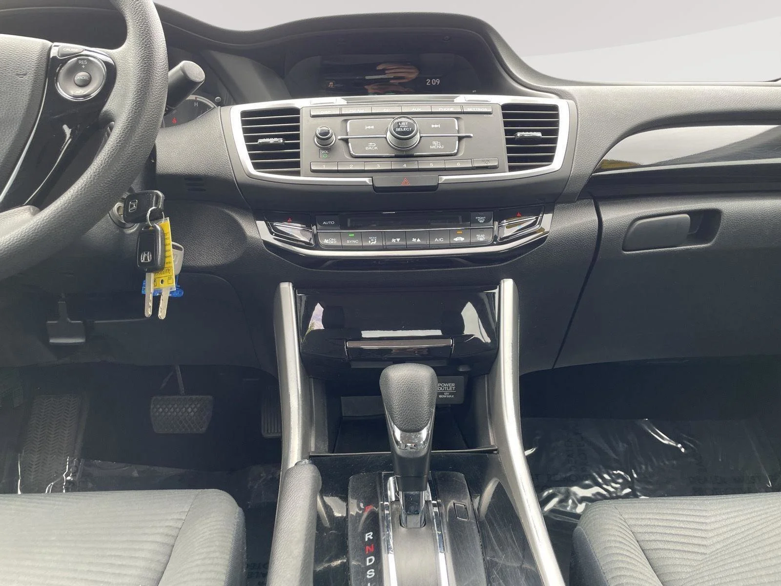 Used 2017 Lunar Silver Metallic Honda LX image 17