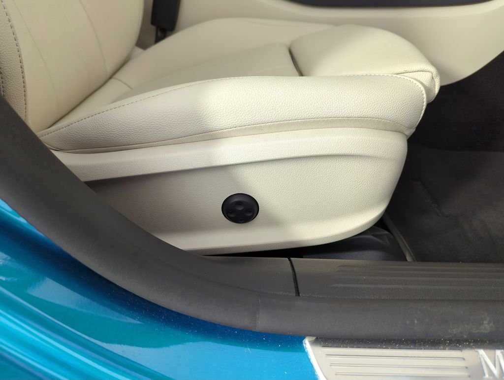 Used 2025  Mercedes-Benz CLA 250 image 38