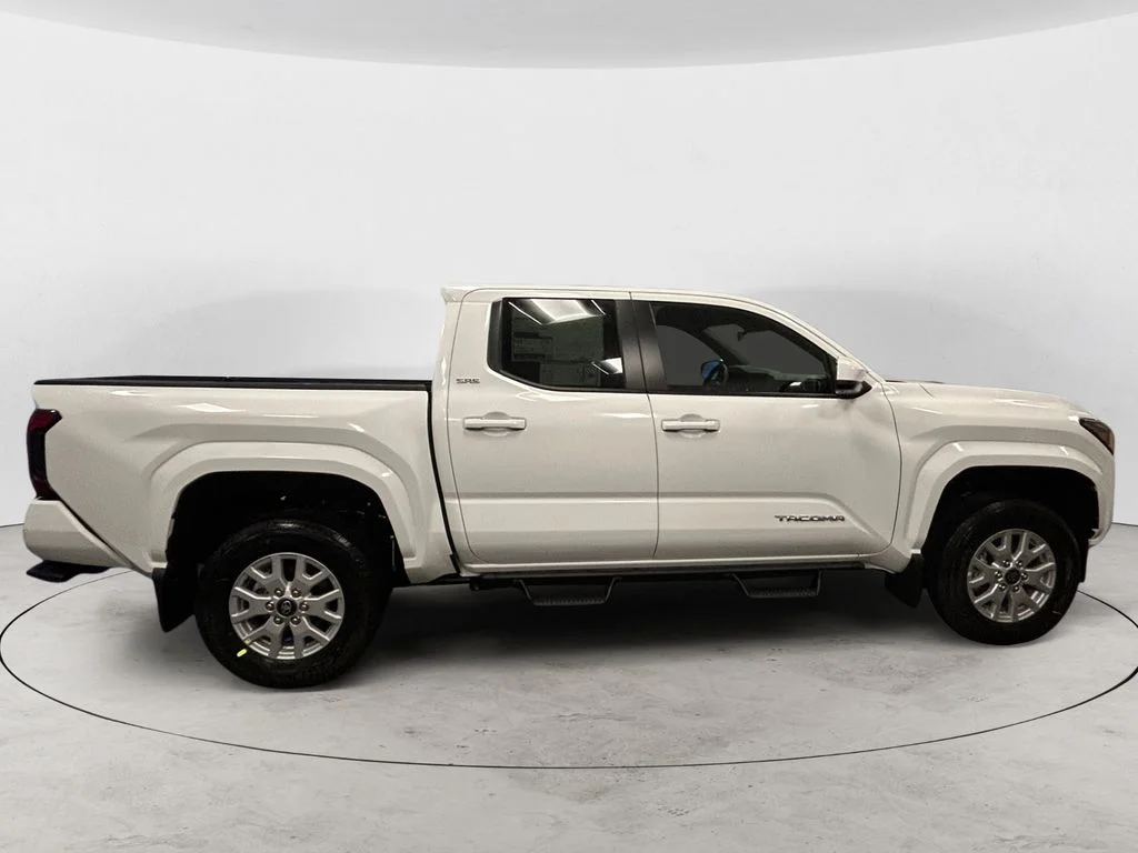 New 2026 Ice Cap Toyota SR5 image 6