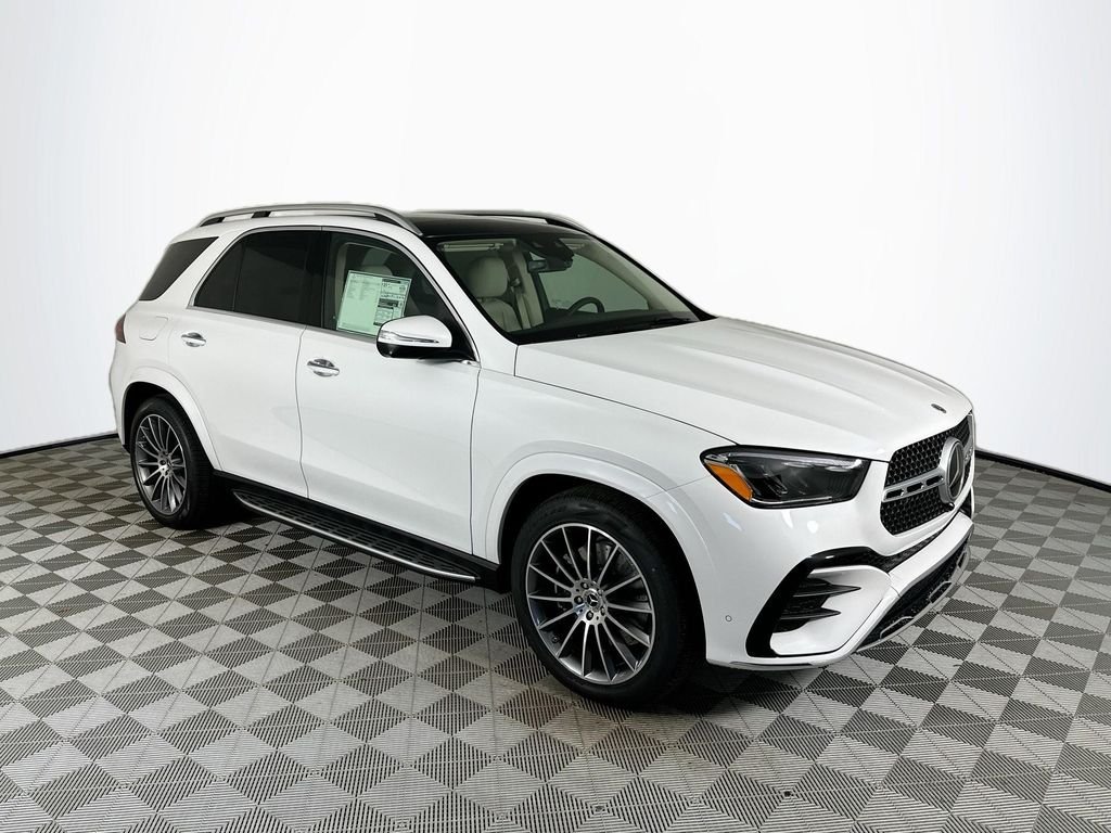 New 2026 MANUFAKTUR Moonlight White Metallic Mercedes-Benz GLE 450 image 1