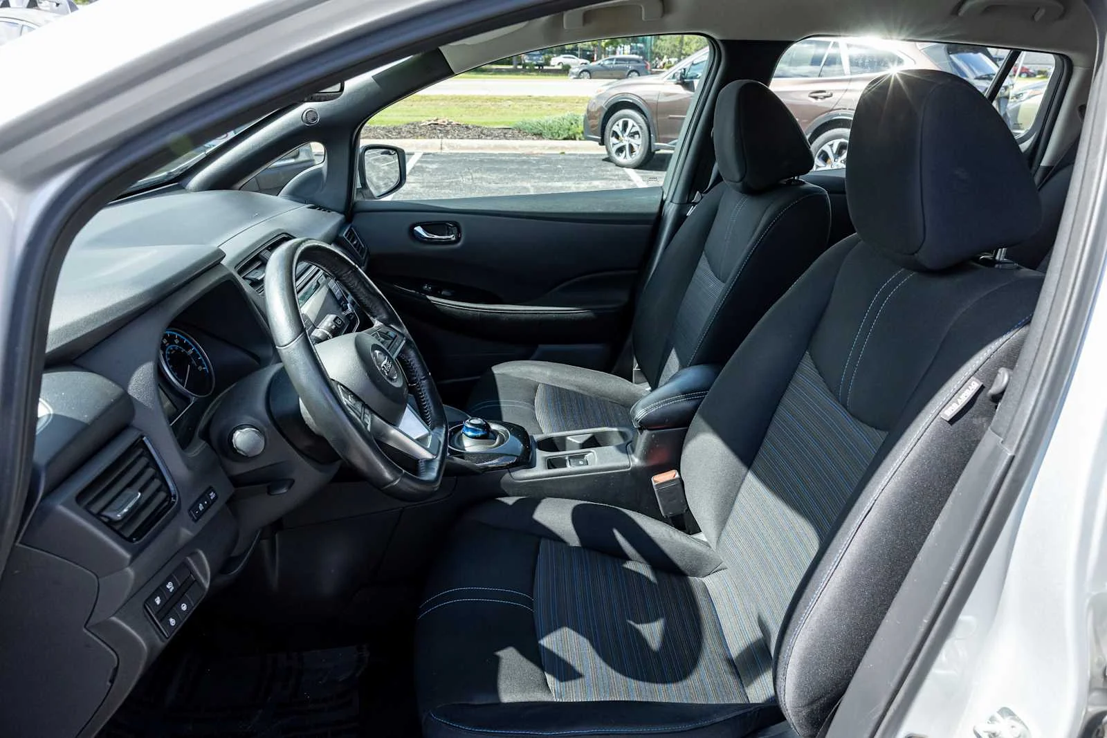 Used 2018 Silver Nissan SV image 25