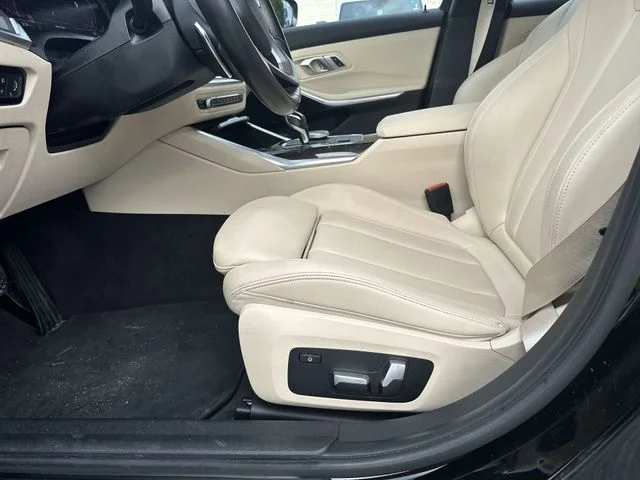 Used 2019 Black BMW 330i image 13