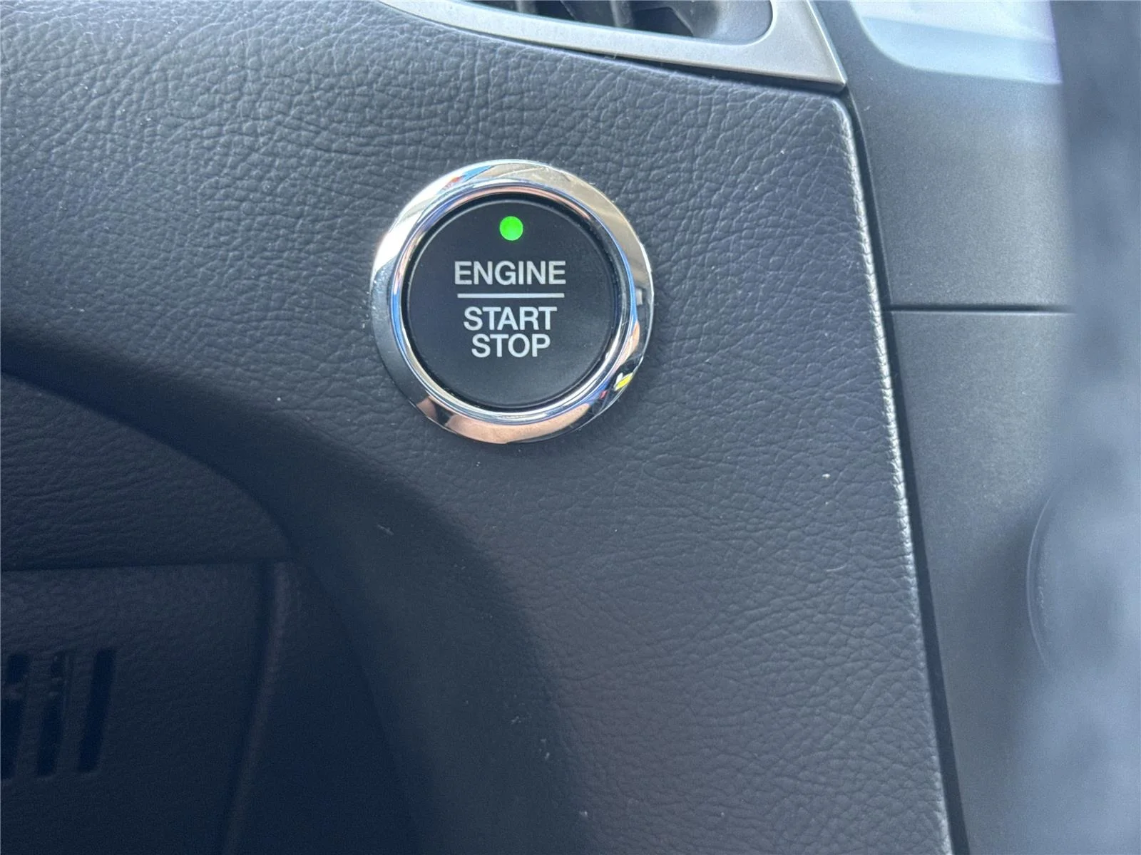 Used 2018 Ingot Silver Ford SEL image 24