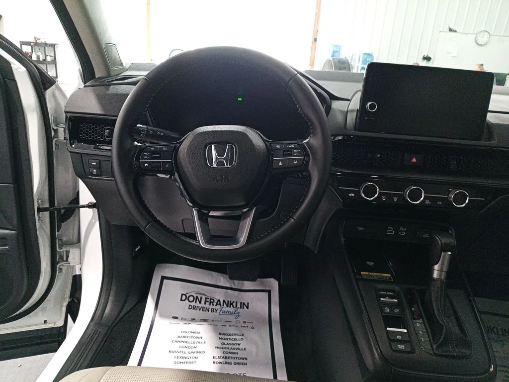 Used 2025 White Honda EX-L image 13