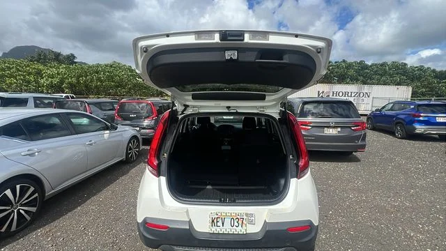 Certified Used 2022 White Kia LX image 10