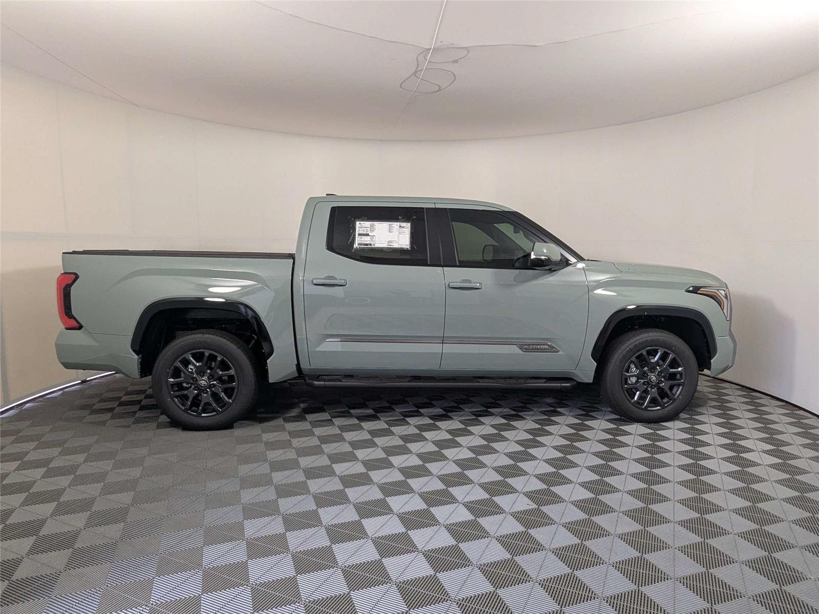New 2026 Lunar Rock Toyota  Platinum image 4