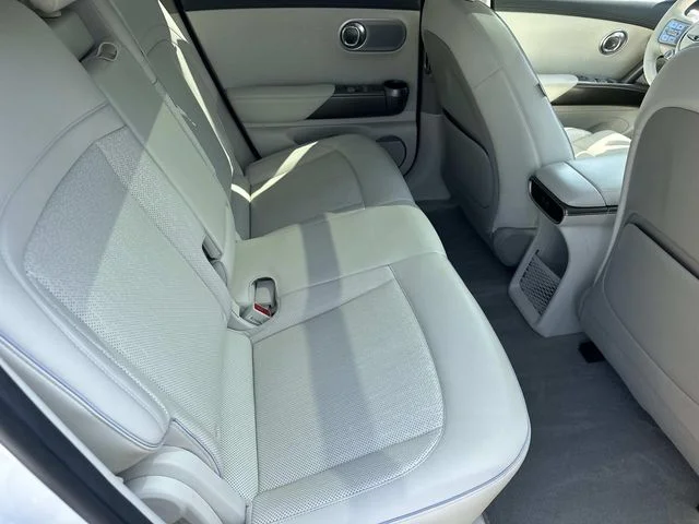 Used 2023 White Genesis Advanced image 15