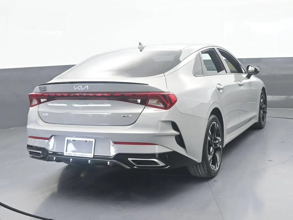 Used 2023 Wolf Gray Kia GT-Line image 4