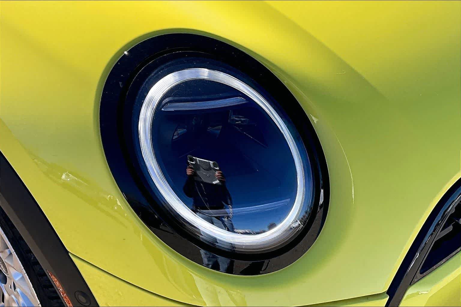 New 2026 Sunny Side Yellow MINI Iconic image 13