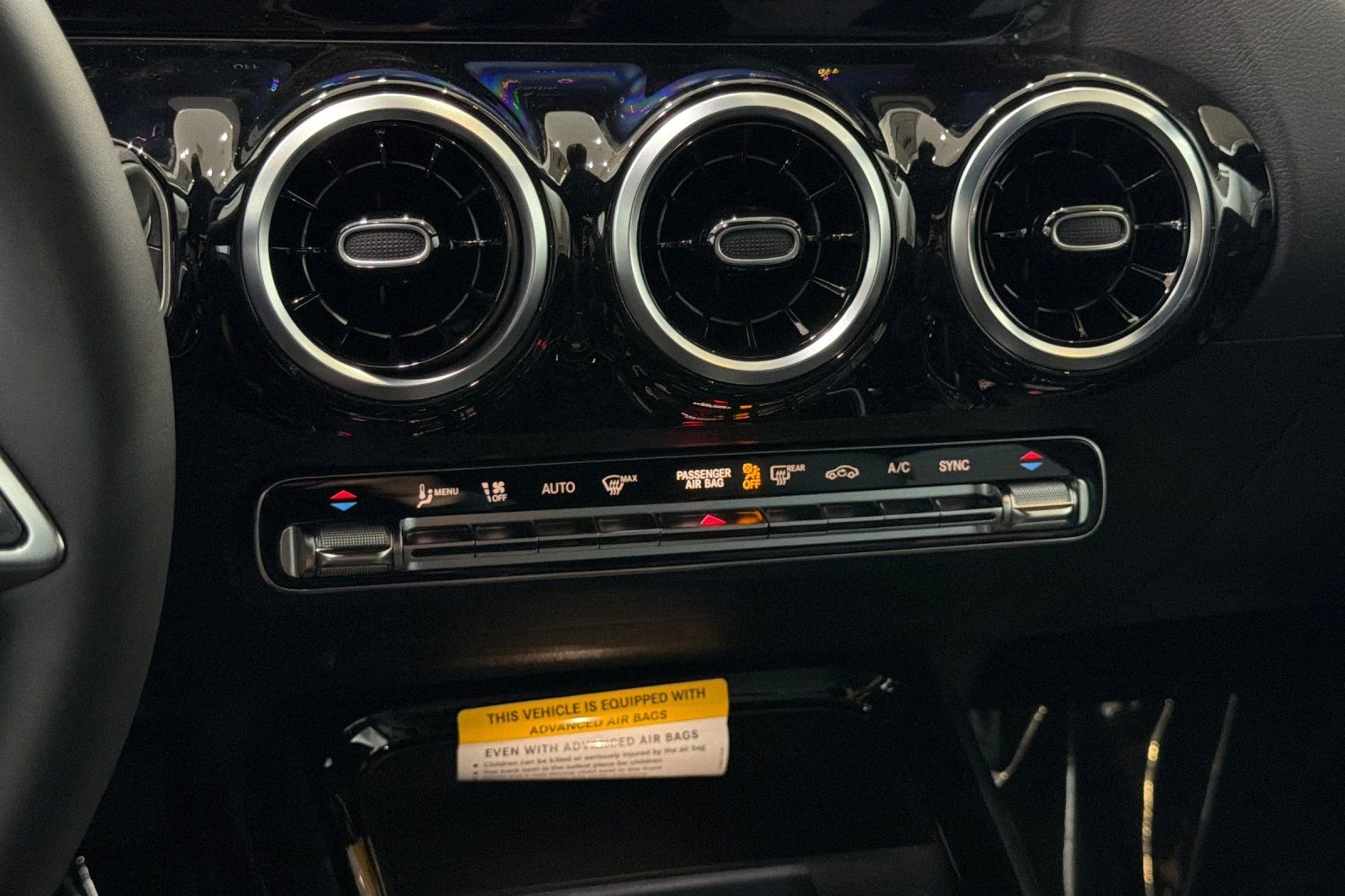 New 2026 Polar White Mercedes-Benz GLA 250 image 15